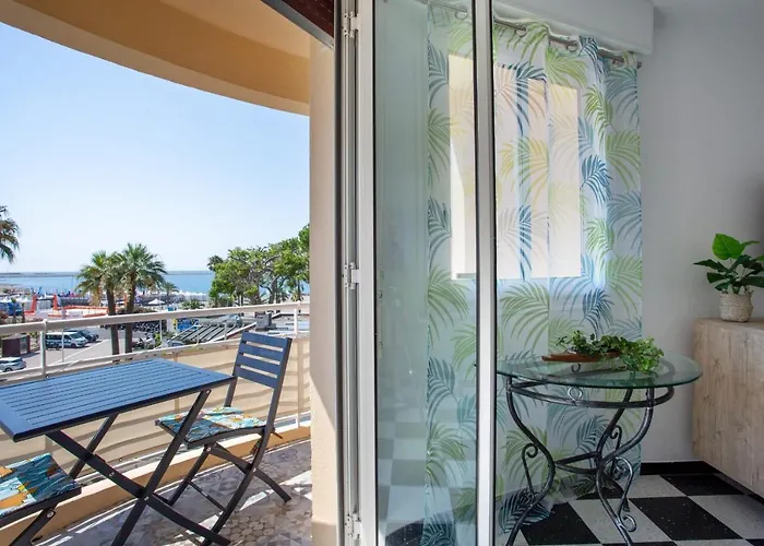T2 Air-conditioned Sea View Lejlighed