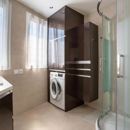 Apartment T2 Air-conditioned Sea View *