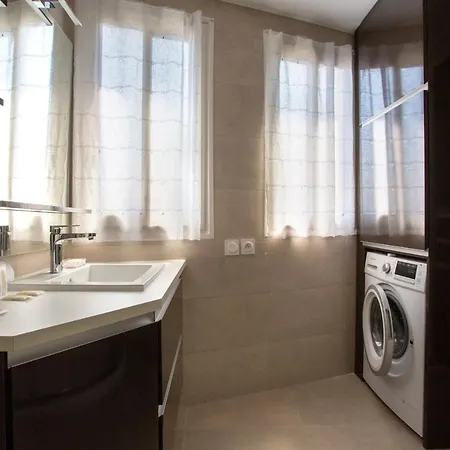 Apartment T2 Air-conditioned Sea View *